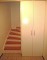 Treppe 2Die Treppe wurde komplett Verkleidet und Tren angebracht, damit der entstandene Raum als begehbarer Schrank genutzt werden kann